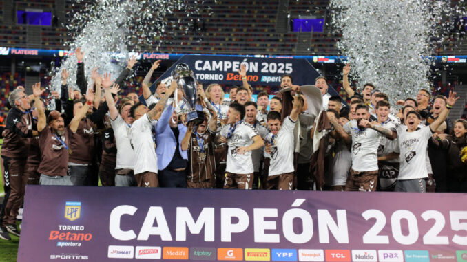 FESTEJO CON LA COPA